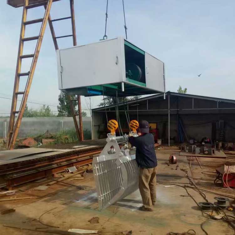 抓斗式清污機